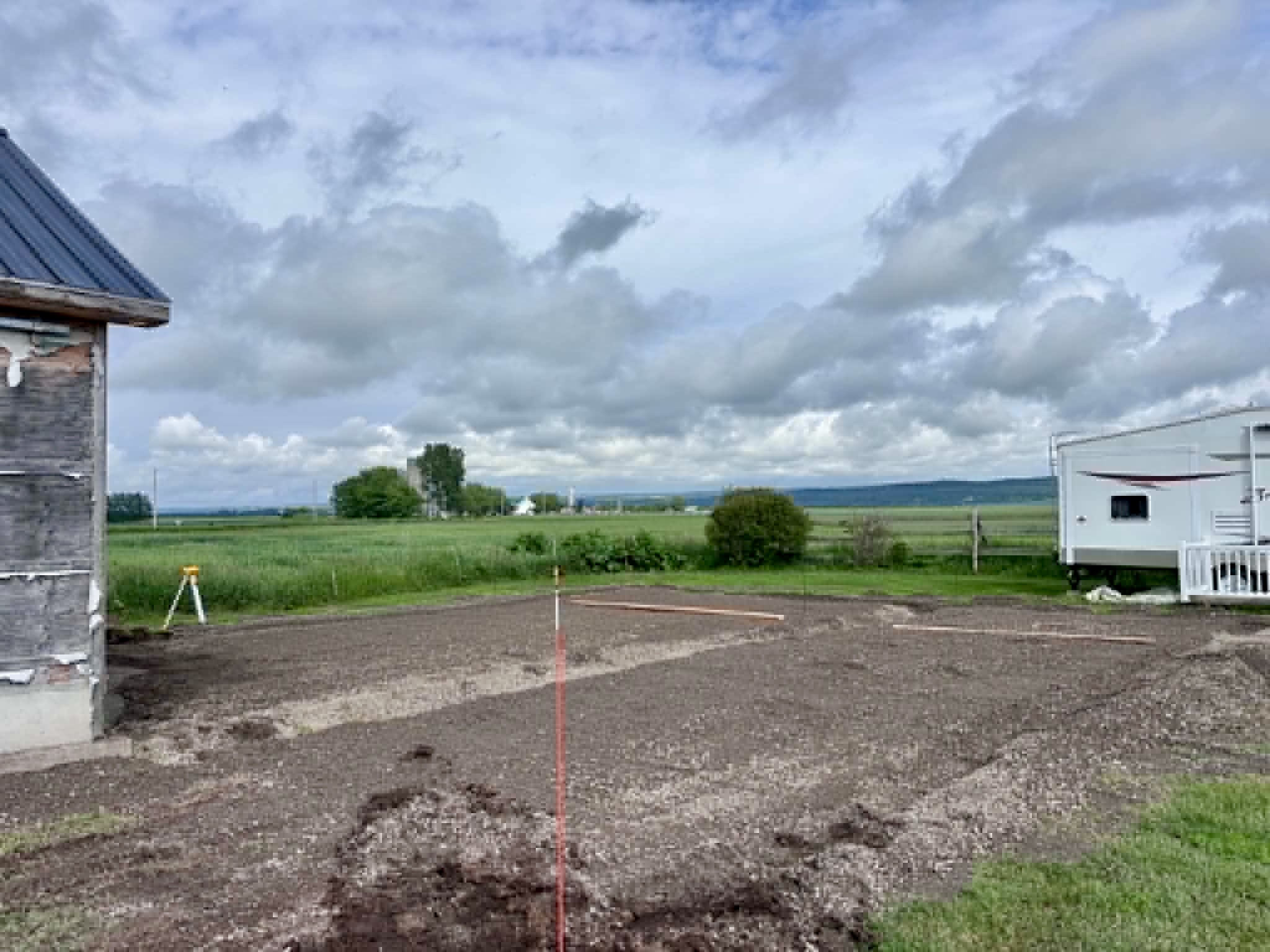 Terrain vacant en terre battue 